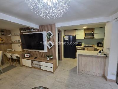 Apartamento de 3 alcobas en venta en Loma De Los Bernal, Medellín, 143 m² · foto 18 de 20