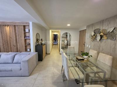 Apartamento de 3 alcobas en venta en Loma De Los Bernal, Medellín, 143 m² · foto 3 de 20