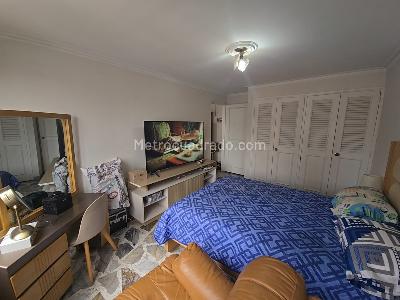 Apartamento de 3 alcobas en venta en Laureles, Medellín, 164 m² · foto 10 de 17