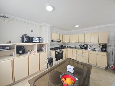 Apartamento de 3 alcobas en venta en Laureles, Medellín, 164 m² · foto 3 de 17