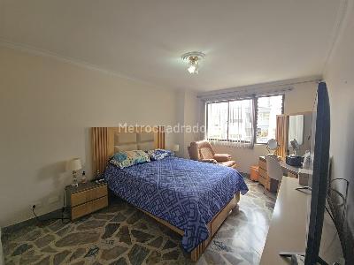Apartamento de 3 alcobas en venta en Laureles, Medellín, 164 m² · foto 8 de 17