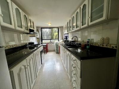 Apartamento de 3 alcobas en venta en Suramericana, Medellín, 120 m² · foto 2 de 19