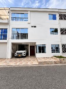 Casa de 5 alcobas en venta en Quintas De Don Simon, Cali, 240 m² · foto 1 de 20