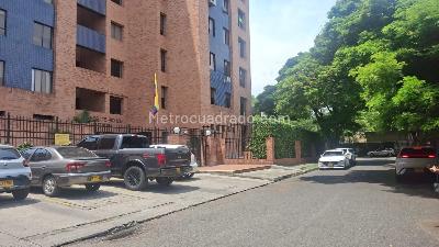 Apartamento de 4 alcobas en venta en Ciudad Jardin, Cali, 195 m² · foto 2 de 20