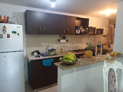 Apartamento de 3 alcobas en venta en Los Colores, Medellín, 101 m² · foto 2 de 20