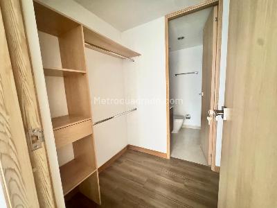 Apartamento de 3 alcobas en venta en Las Vegas, Envigado, 114 m² · foto 3 de 11