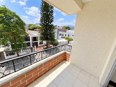 Apartamento de 3 alcobas en venta en El Refugio, Cali, 76 m² · foto 2 de 20