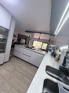 Casa de 4 alcobas en venta en Loma Del Escobero, Envigado, 266 m² · foto 3 de 15