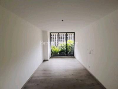 Apartamento de 3 alcobas en venta en Altos Del Poblado, Medellín, 89 m² · foto 8 de 10