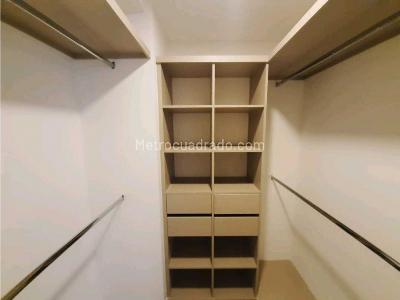 Apartamento de 3 alcobas en venta en Altos Del Poblado, Medellín, 89 m² · foto 9 de 10