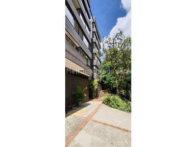 Apartamento de 3 alcobas en venta en El Tesoro, Medellín, 157 m² · foto 2 de 9