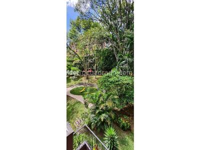 Apartamento de 3 alcobas en venta en El Tesoro, Medellín, 157 m² · foto 4 de 9