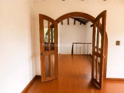 Casa de 3 alcobas en venta en Guaymaral, Bogotá, 319 m² · foto 14 de 20