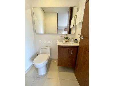 Apartaestudio en venta en El Poblado, Medellín, 61 m² · foto 3 de 17