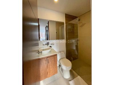 Apartaestudio en venta en El Poblado, Medellín, 61 m² · foto 7 de 17