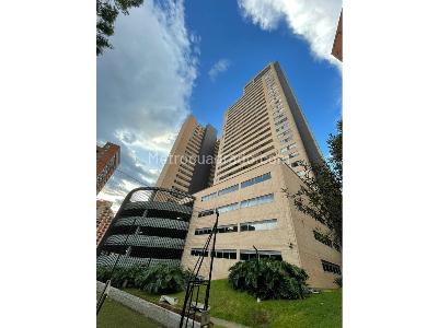 Apartaestudio en venta en El Poblado, Medellín, 61 m² · foto 8 de 17