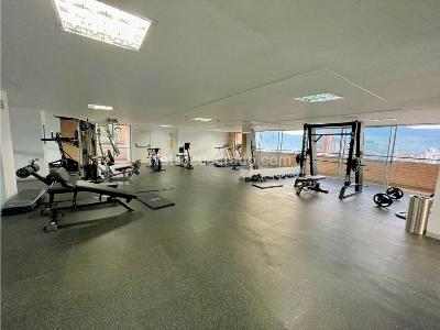 Apartaestudio en venta en El Poblado, Medellín, 61 m² · foto 14 de 17