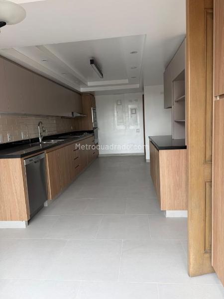 Piso – Bogotá, El Refugio - Más