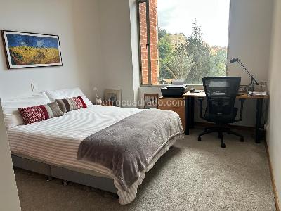 Apartamento de 3 alcobas en venta en El Refugio, Bogotá, 188 m² · foto 11 de 12