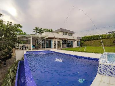 Casa de 5 alcobas en venta en Cerritos, Pereira, 1780 m² · foto 4 de 20