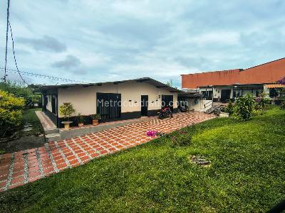 Casa de 3 alcobas en venta en Vereda Guacari, Pereira, 710 m² · foto 3 de 12