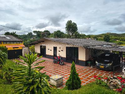 Casa de 3 alcobas en venta en Vereda Guacari, Pereira, 710 m² · foto 2 de 12