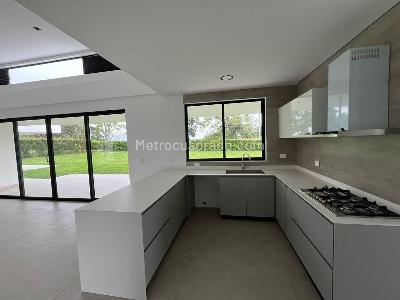 Casa de 3 alcobas en venta en Cerritos, Pereira, 1684 m² · foto 4 de 20
