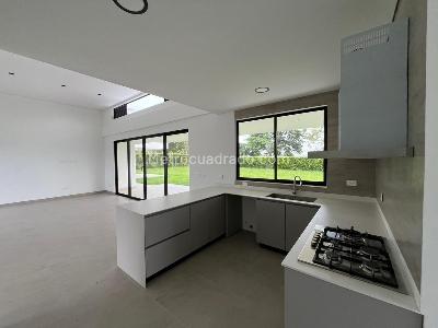 Casa de 3 alcobas en venta en Cerritos, Pereira, 1684 m² · foto 7 de 20