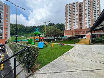 Apartamento en venta en El Poblado Ii, Pereira · foto 2 de 10
