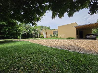 Casa de 5 alcobas en venta en Piamonte, Girardot, 600 m² · foto 2 de 20