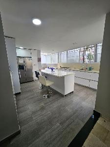 Casa de 4 alcobas en venta en Ciudad Jardin, Cali, 260 m² · foto 3 de 16