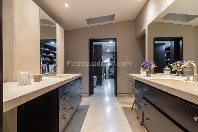 Casa de 5 alcobas en venta en La Arboleda, Cali, 672 m² · foto 3 de 20