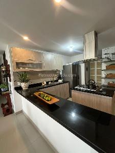 Apartamento de 4 alcobas en venta en Cerro Cristales, Cali, 112 m² · foto 3 de 5