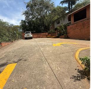 Casa de 5 alcobas en venta en Bella Suiza, Cali, 386 m² · foto 2 de 12