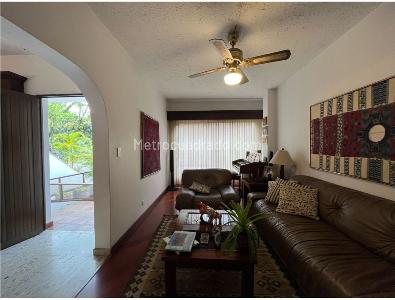 Casa de 3 alcobas en venta en Santa Rita, Cali, 316 m² · foto 5 de 11