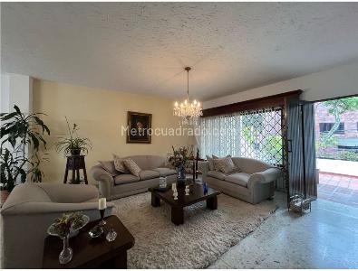Casa de 3 alcobas en venta en Santa Rita, Cali, 316 m² · foto 9 de 11
