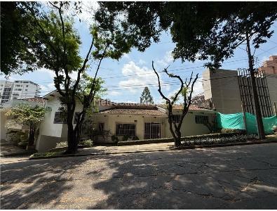 Casa de 4 alcobas en venta en Santa Monica, Cali, 342 m² · foto 2 de 11