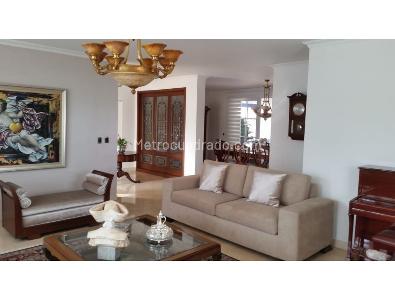 Casa de 5 alcobas en venta en Pance, Cali, 1656 m² · foto 5 de 13