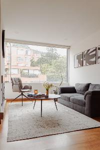 Apartaestudio en arriendo en Los Rosales, Bogotá, 42 m² · foto 1 de 12