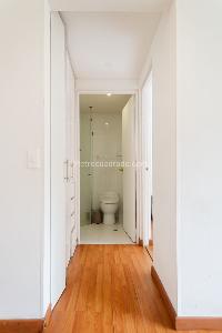Apartaestudio en arriendo en Los Rosales, Bogotá, 42 m² · foto 8 de 12