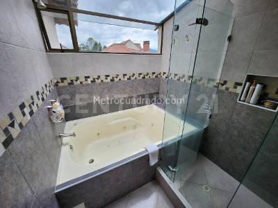 Casa de 3 alcobas en venta en Camino La Floresta, Chía, 287 m² · foto 12 de 20
