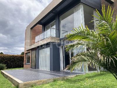 Casa de 4 alcobas en venta en Tocarinda, Cajicá, 650 m² · foto 2 de 19
