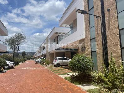 Casa de 4 alcobas en venta en Bosque Fontana, Chía, 153 m² · foto 2 de 20