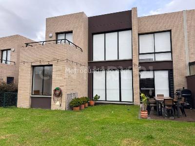 Casa de 4 alcobas en venta en Hacienda Samaria, Chía, 168 m² · foto 2 de 20