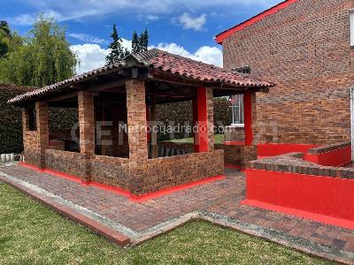 Casa de 4 alcobas en venta en Guaymaral, Bogotá, 1500 m² · foto 18 de 19