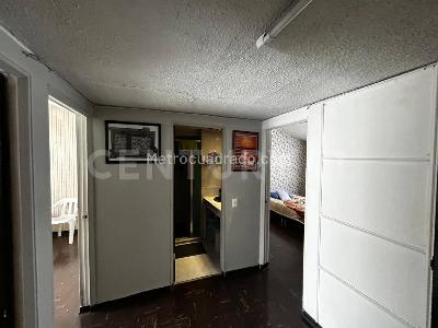 Casa de 4 alcobas en venta en Barrio Aloha Marsella, Bogotá, 140 m² · foto 4 de 13