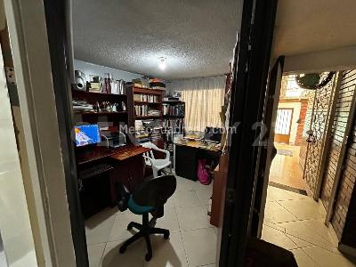 Casa de 4 alcobas en venta en Barrio Aloha Marsella, Bogotá, 140 m² · foto 9 de 13