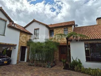Casa de 3 alcobas en venta en Conjunto Residencial San Lucas, Cajicá, 664 m² · foto 3 de 20
