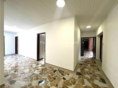 Casa de 5 alcobas en venta en Chico, Bogotá, 400 m² · foto 3 de 8