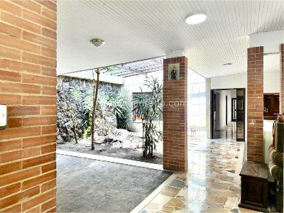 Casa de 5 alcobas en venta en Chico, Bogotá, 400 m² · foto 8 de 8